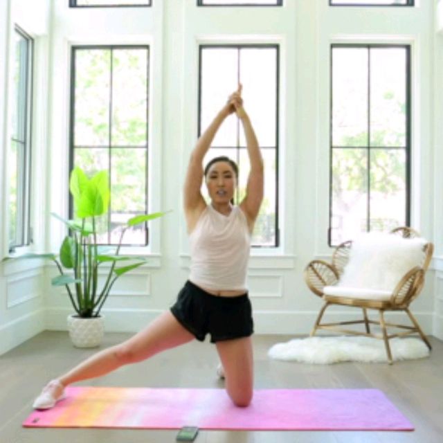 Candle Dippers Left Exercise Howto Workout Trainer by Skimble