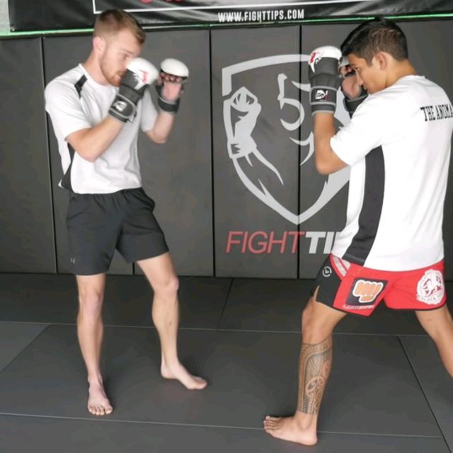 Switch Kick Exercise Howto Workout Trainer by Skimble