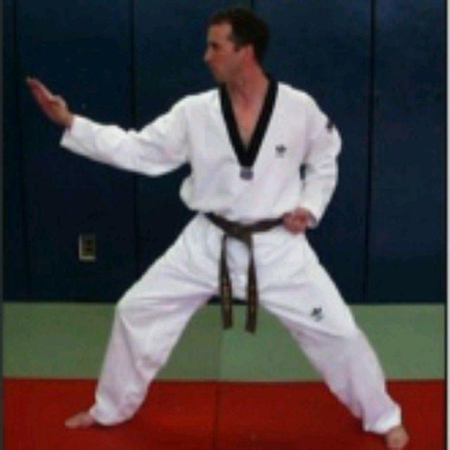 Single Middle Knife Hand Block Right • Han Sonnal Bakat Momtong Makki