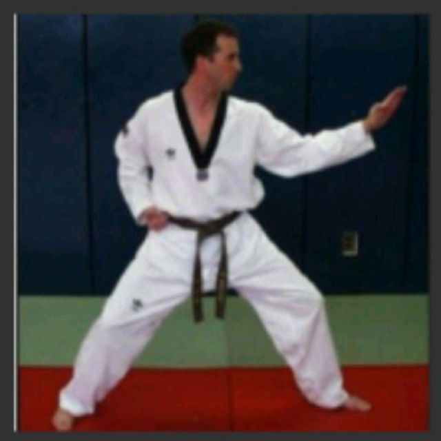 Single Middle Knife Hand Block Left • Han Sonnal Bakat Momtong Makki