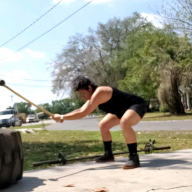 Sledgehammer hits Exercise Howto Workout Trainer by Skimble