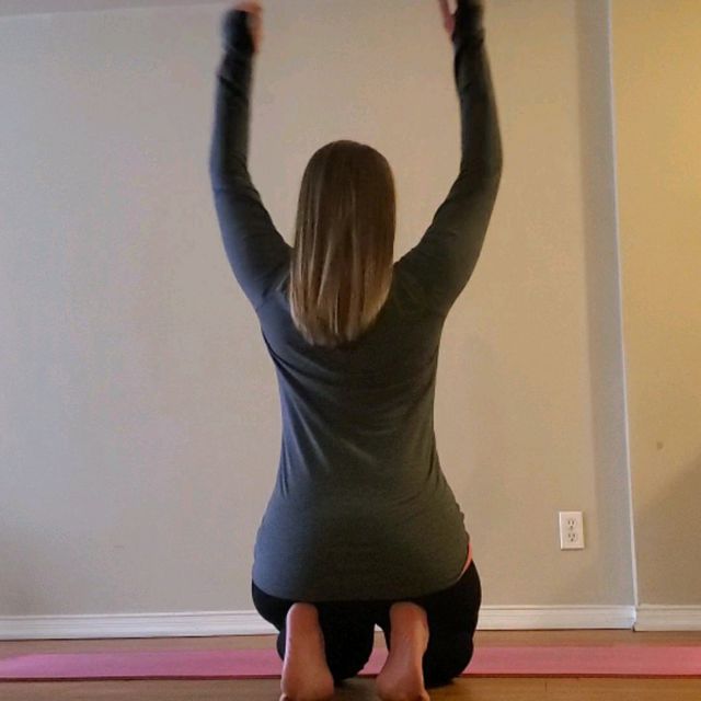 Arm Circles Exercise Howto Workout Trainer by Skimble