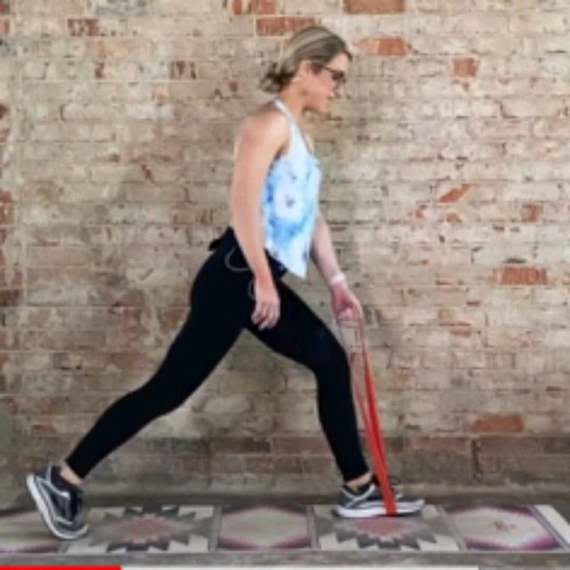 Banded Lunge Dips Exercise Howto Workout Trainer by Skimble