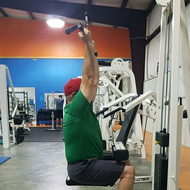 Reverse Close Hand Lat Pulldowns by Michael Towles Exercise Howto