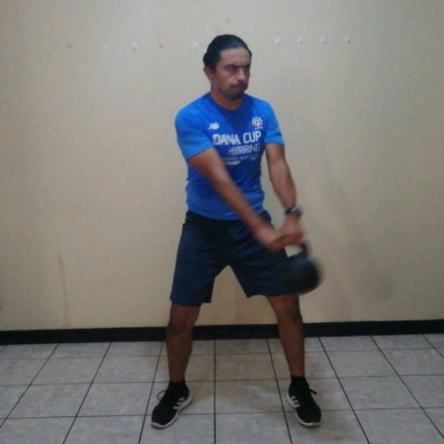 Giros Laterales Con Kettlebell O Pesa Rusa by Ronald Estuardo Z