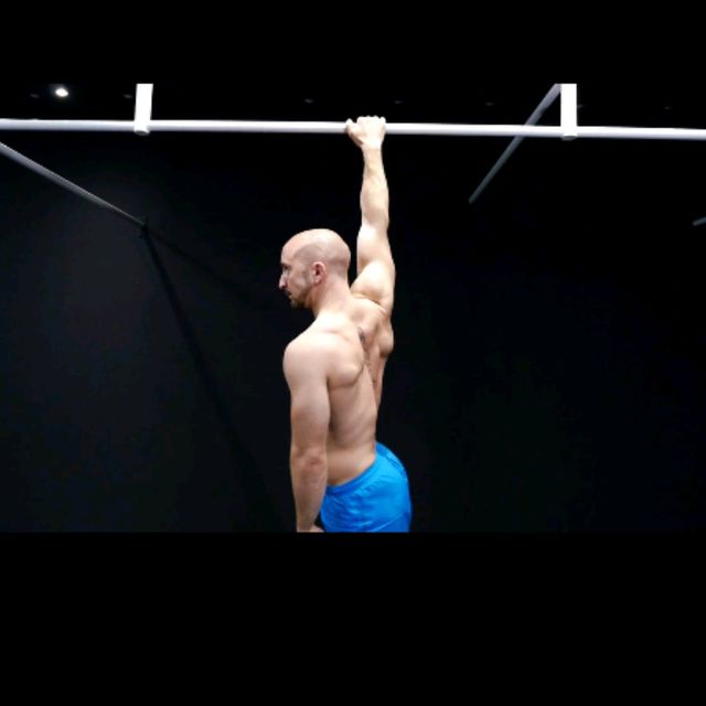 One Arm Rotations Exercise Howto Workout Trainer by Skimble