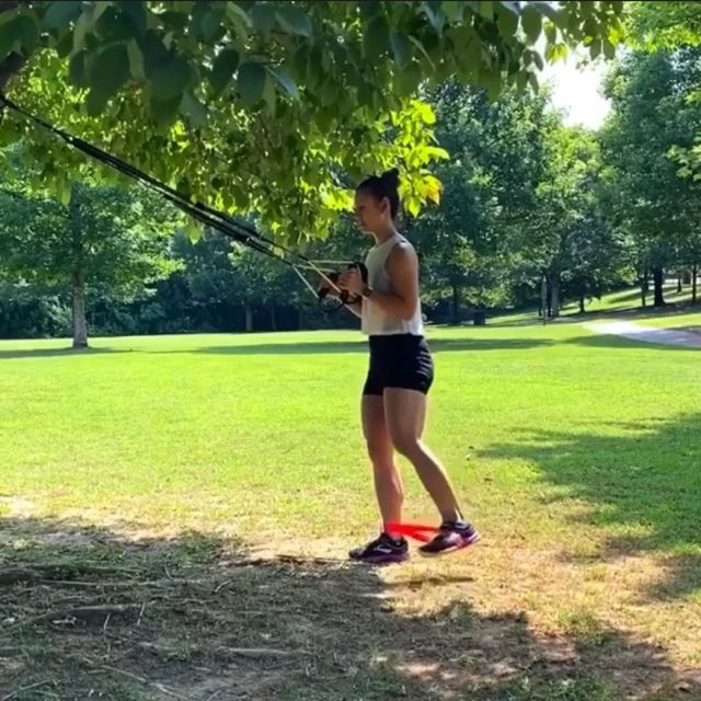 Elevaciones Laterales Y Curl Con TRX Exercise Howto Workout