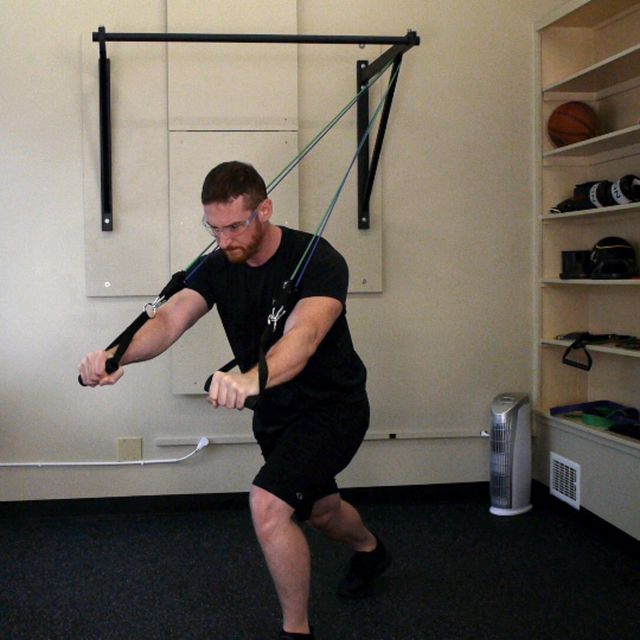 Chest Press, Band, 2 arm, Staggered Stance Exercise How