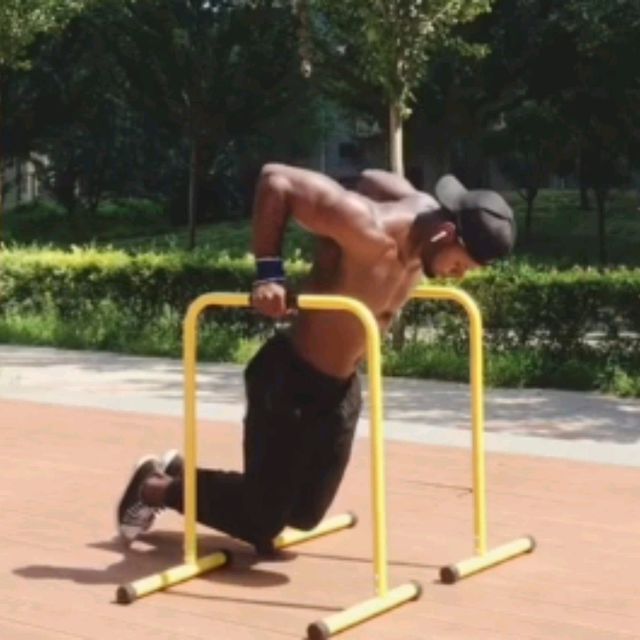 Negative Dips by Francisco Perez Ejercicio Cómo hacerlo Skimble