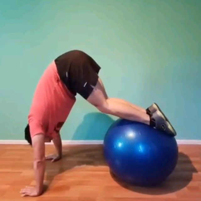 Swiss Ball Pike Up by Francisco Perez Ejercicio Cómo hacerlo Skimble