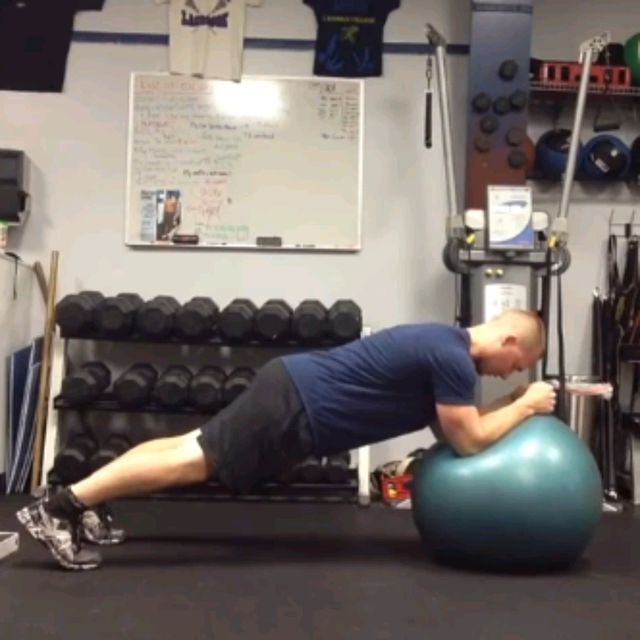 Swiss Ball Roll Out by Francisco Perez Ejercicio Cómo hacerlo Skimble