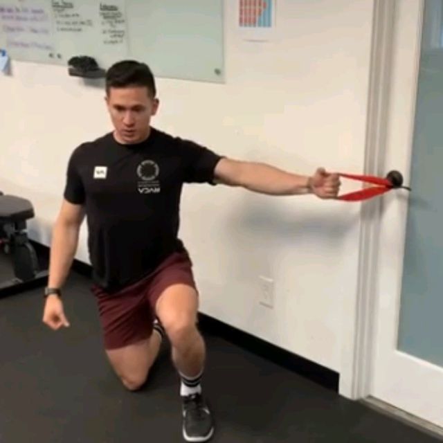 HN Mini Band Chest Fly by Francisco Perez Ejercicio Cómo hacerlo