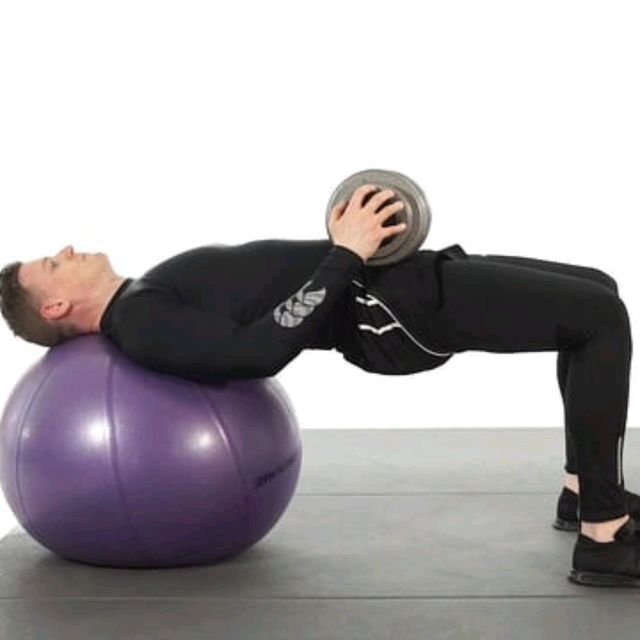 Weighted Hip Thrust On Yoga Ball por Markcellous W. Ejercicio Cómo