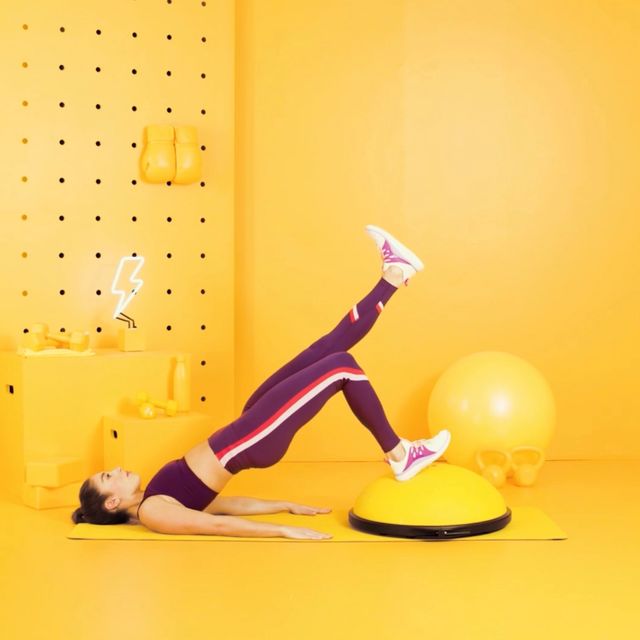 Bosu Single Leg Glute Bridge Right by Ömer Köseoğlu Exercise Howto