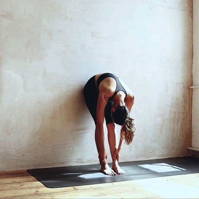 Pilates Wall Spine Roll by Ömer Köseoğlu Exercise Howto Skimble
