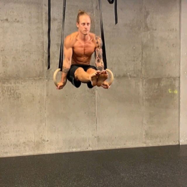 Ring Dips To Lsit by Alex 🌊. Exercise Howto Skimble
