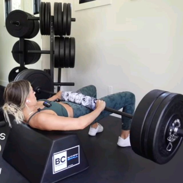 Hip Thruster 通过 Manuela B. 锻炼方法 Skimble Workout Trainer