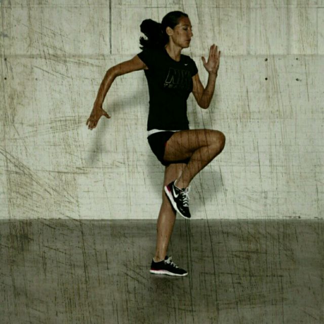 Speedy High Runner Exercise Howto Workout Trainer by Skimble