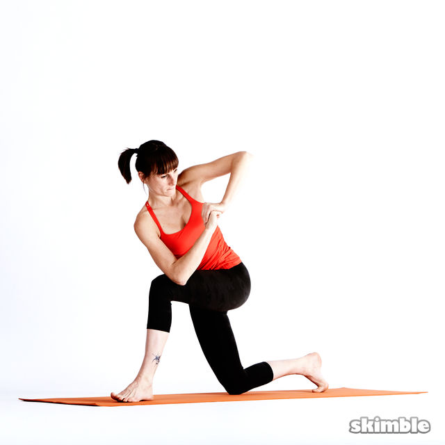 Left Twisting Scissors Exercise Howto Workout Trainer by Skimble