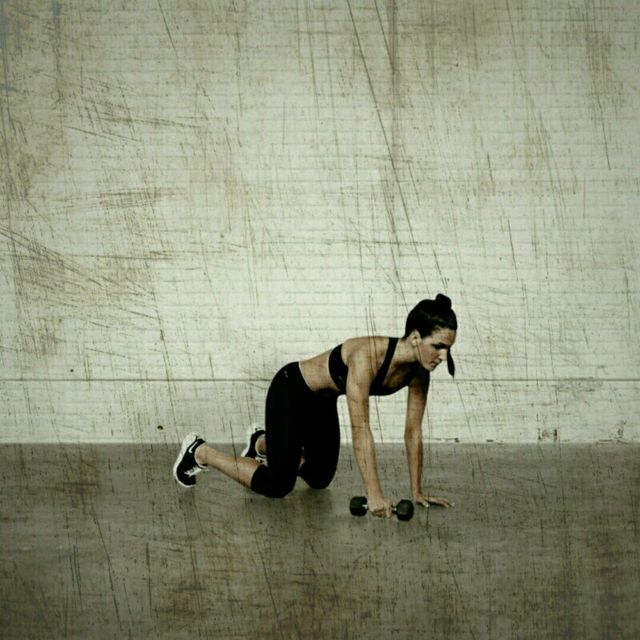 Hover Triceps Kickbacks Exercise Howto Workout Trainer by Skimble