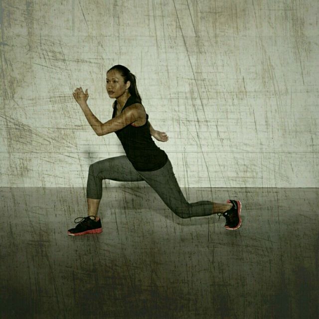 Scissor Switches Exercise Howto Workout Trainer by Skimble