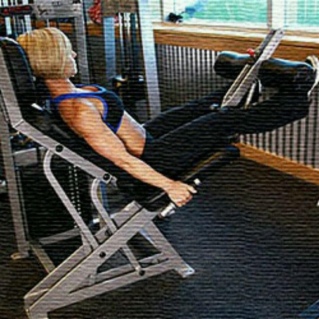 Extensión de cuádriceps en Máquina by Juan Diego F. Ejercicio Cómo