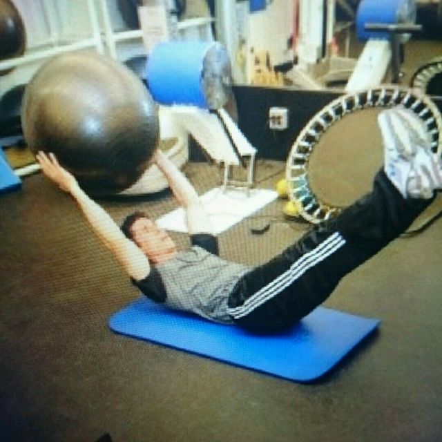 Ball Passes - Exercise How-to - Workout Trainer by Skimble