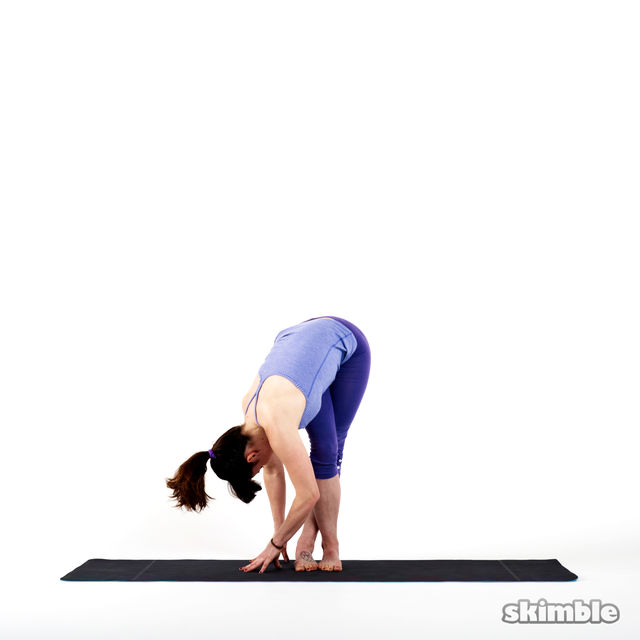 Right IT Band Stretch Exercise Howto Workout Trainer by Skimble