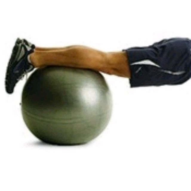 Swiss Ball JackKnife por Saeed H. Ejercicio Cómo hacerlo Skimble