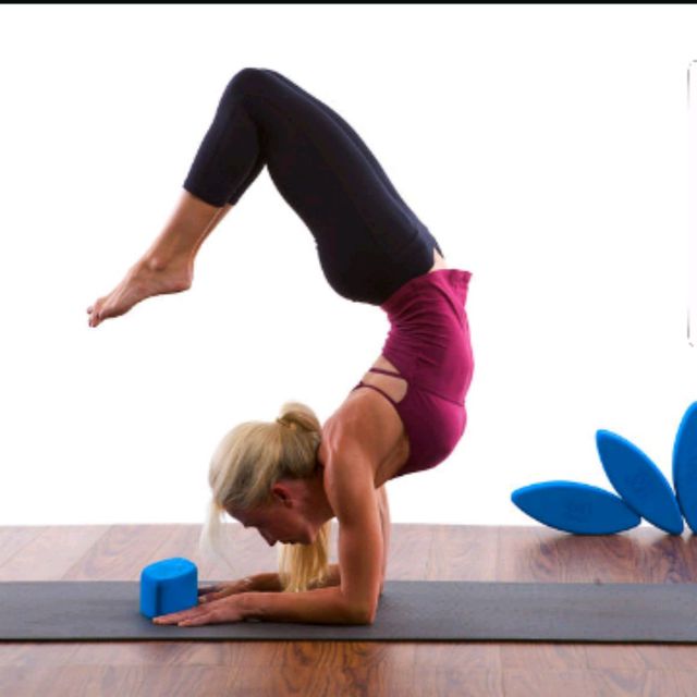 Elbow Scorpion Handstand Exercise Howto Workout Trainer by Skimble