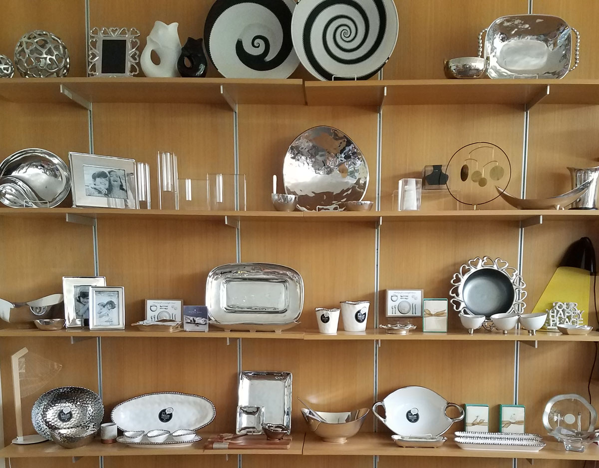 DES MOINES ART CENTER