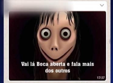 Nem a boneca "Momo" foi poupada. 