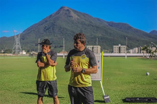 Tcheco comandou os trabalhos em Santa Catarina