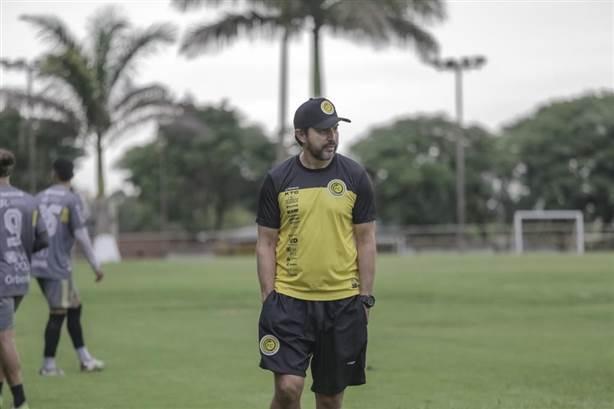 Será que Tcheco mexe no time? 