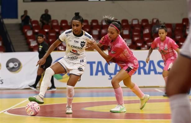 Jackinha foi o destaque na vitória sobre o Nova Geração-DF (Foto: Mauricio Moreira)