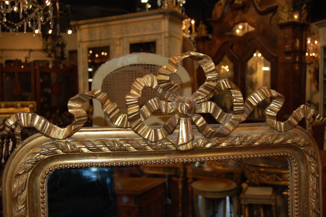 French Giltwood Ribbon Motif Mirror