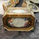 Louis XVI 22K Gold Diamond Encrusted Snuff Box Decorated by Charles-Jacques de Mailly (1740-1817)