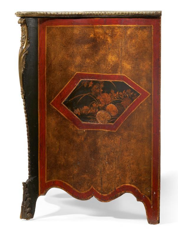 English George III Chinoiserie Japanned Commode