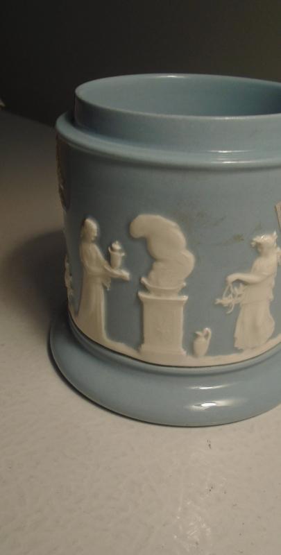 WEDGWOOD Ofetruria and Barlaston Queensware Queen's Ware POT