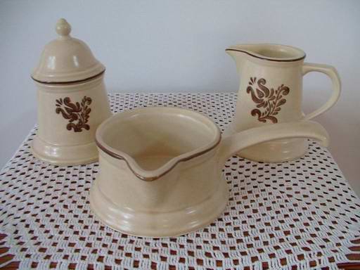 Pfaltzgraff Village Sugar, Hot Milk, Cold Milk