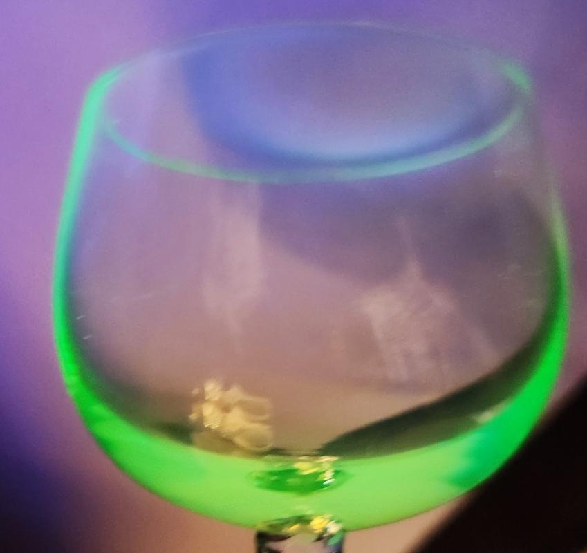 Vintage Twisted Stem Glass Pair Uranium Green/Peach 1940s-60s Italy