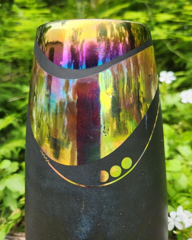 Modern Abstract Studio Vase TE88 Black/Iridescent Metallic 9.5