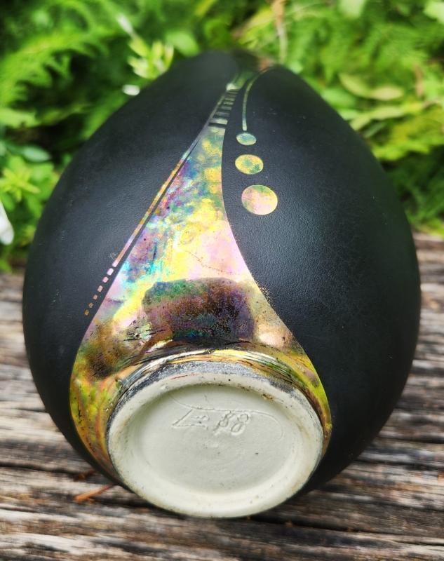 Modern Abstract Studio Vase TE88 Black/Iridescent Metallic 9.5