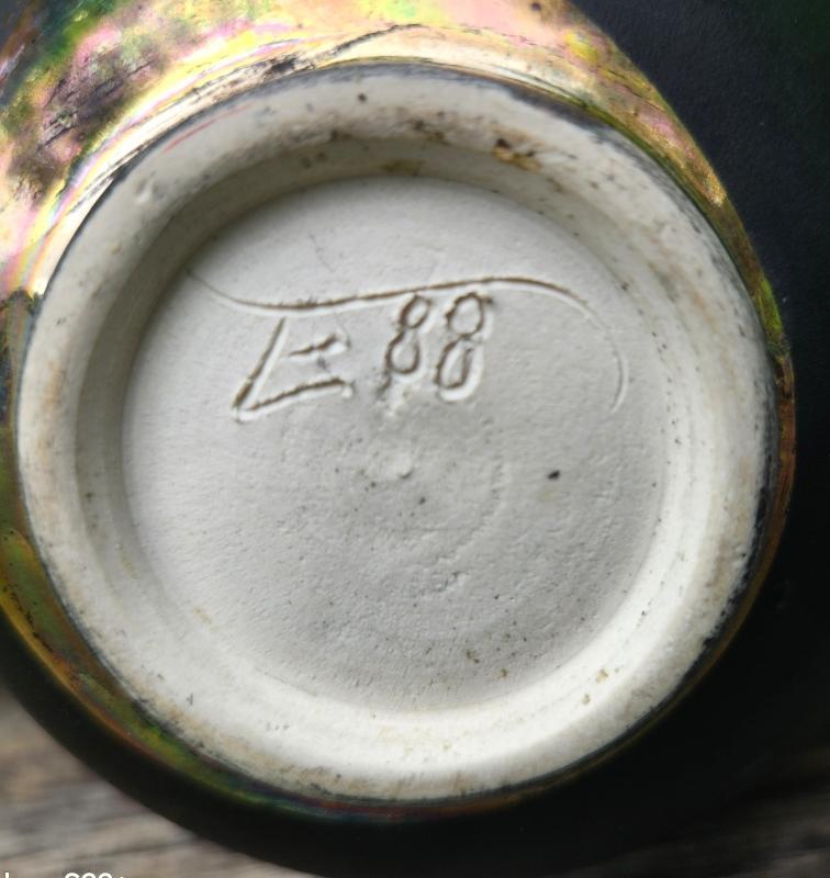 Modern Abstract Studio Vase TE88 Black/Iridescent Metallic 9.5