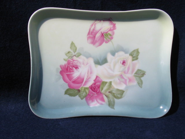 VICTORIAN ROSES DRESSER TRAY