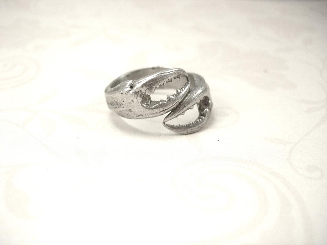 Vintage Bizarre Lobster Claw sterling Ring heavy sterling size 10