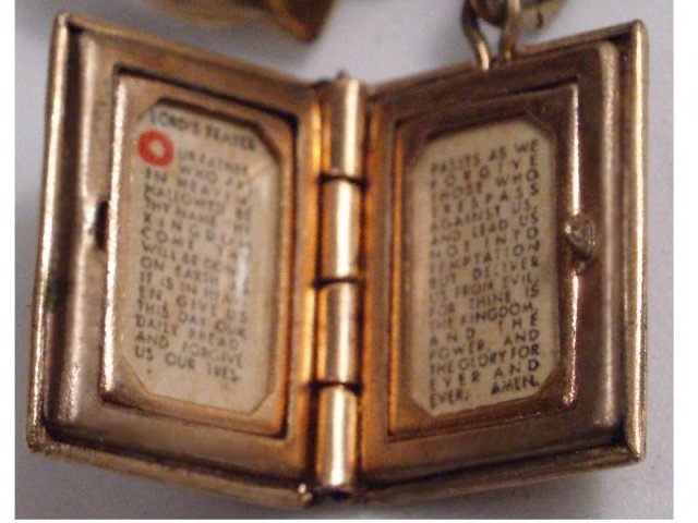 TINy LORD's PRayer 10kt GOLD pendant locket