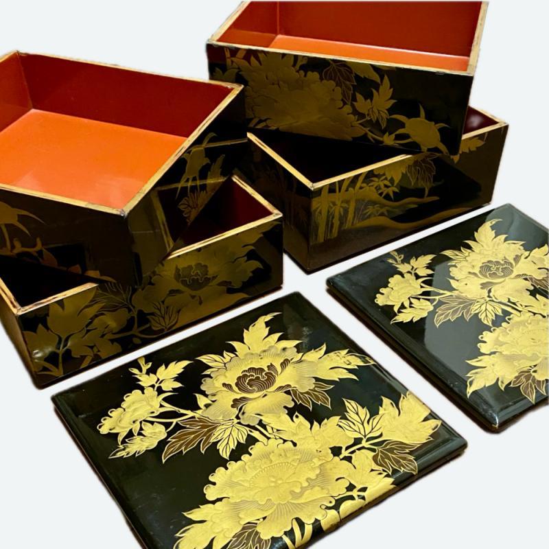 Japan - Wood and Lacquare - Jubako w/Maki-e - Meiji