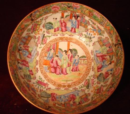 C. 1820 CHINESE EXPORT ROSE MANDARIN BOWL
