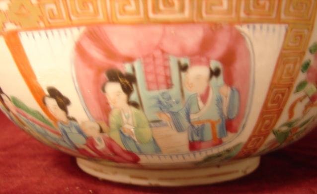 C. 1820 CHINESE EXPORT ROSE MANDARIN BOWL